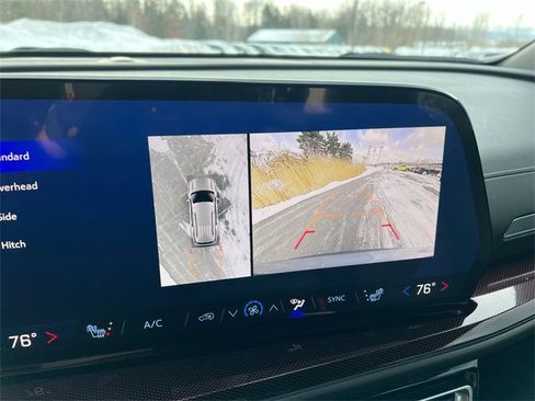 Used 2025 Chevrolet Traverse Z71 w/ Driver Confidence Package image 15