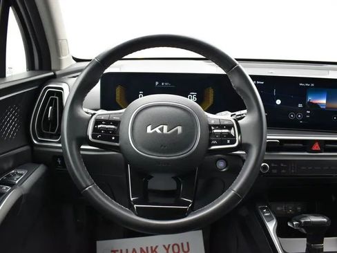Used 2024 Kia Sorento S image 20
