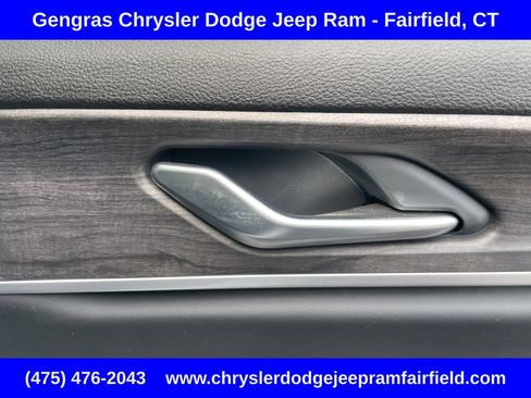 Certified 2023 Jeep Grand Cherokee Limited w/ Luxury Tech Group II AWD/4WD image 23