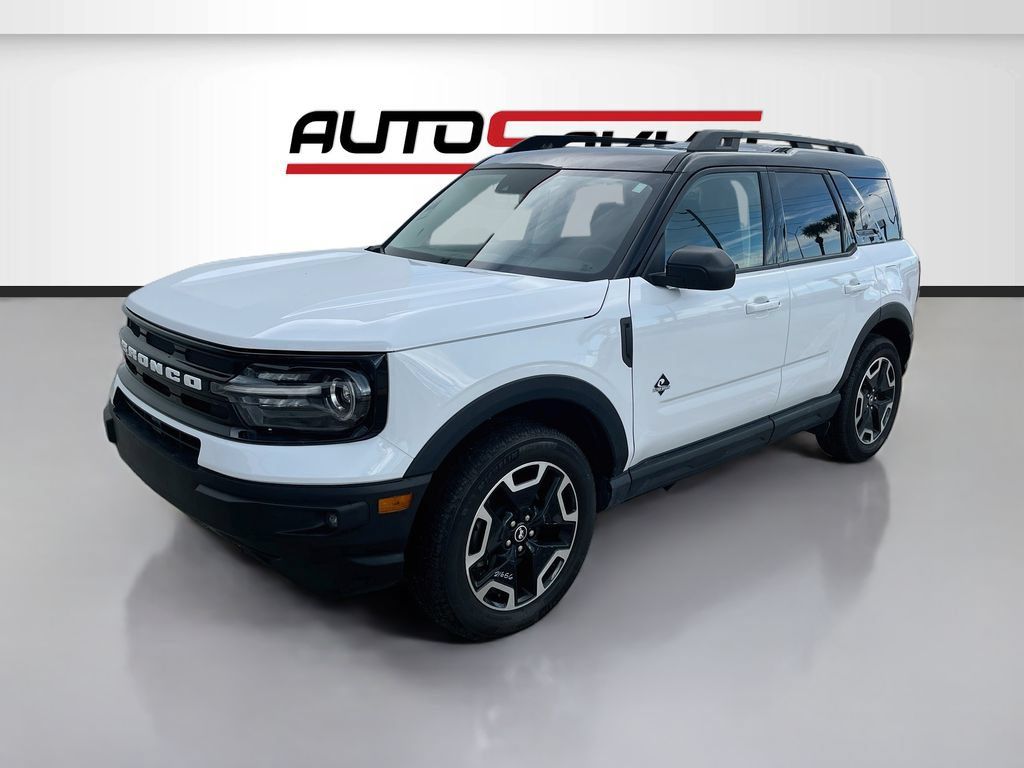 Used 2024 Ford Bronco Sport Outer Banks w/ Tech Package AWD/4WD image 3