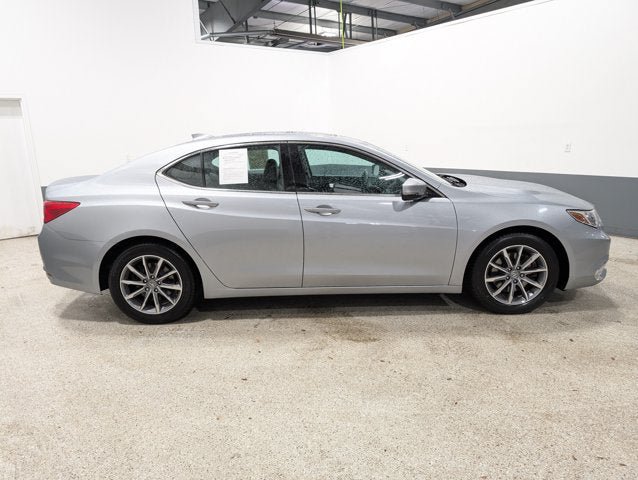 Used 2018 Acura TLX FWD image 2