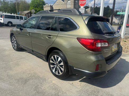 Used 2017 Subaru Outback 2.5i Limited AWD/4WD image 3
