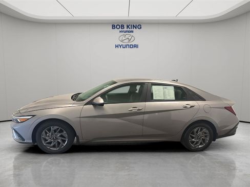 Certified 2024 Hyundai Elantra SEL FWD image 2