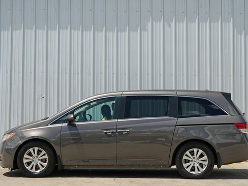 Used 2016 Honda Odyssey SE image 8