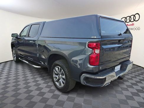 Used 2022 Chevrolet Silverado 1500 LT w/ Z71 Off-Road Package AWD/4WD image 4