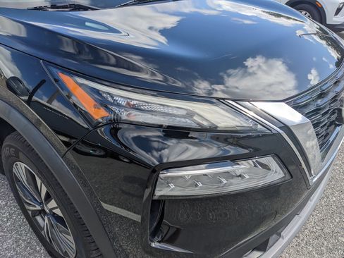 Used 2021 Nissan Rogue SV image 16