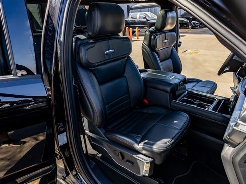 Used 2025 Ford F450 Platinum image 31