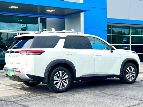 Used 2022 Nissan Pathfinder SL image 4