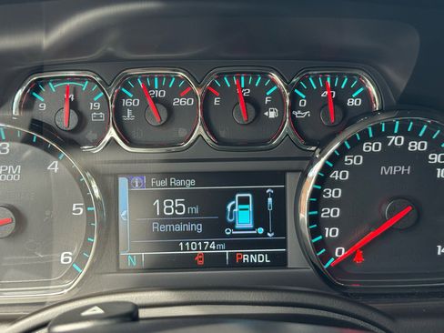 Used 2017 Chevrolet Suburban LT image 19