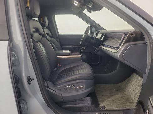 Used 2022 Rivian R1S Launch Edition AWD/4WD image 24
