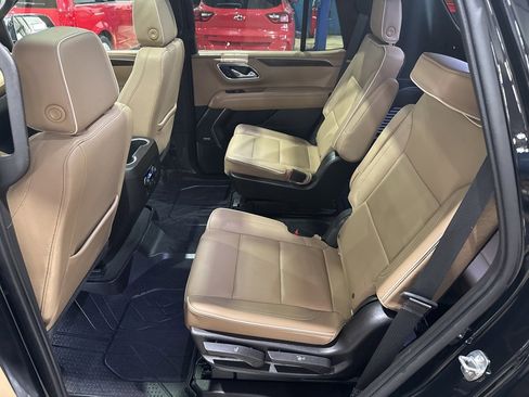 Used 2021 Chevrolet Tahoe Premier w/ Premium Package image 33