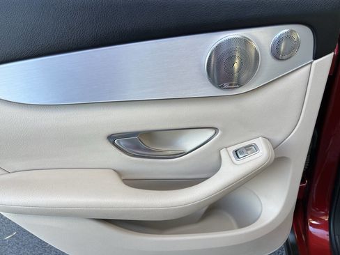 Used 2017 Mercedes-Benz GLC 300 w/ Premium 2 Package image 19