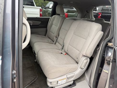 Used 2016 Honda Odyssey SE image 12