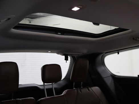 Used 2017 Chrysler Pacifica Limited FWD image 28