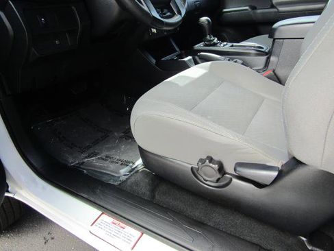 Used 2020 Toyota Tacoma SR AWD/4WD image 15