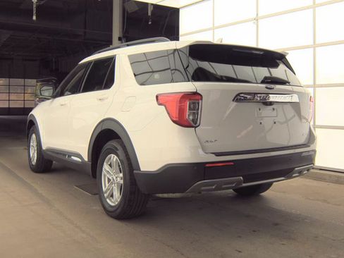 Used 2024 Ford Explorer XLT w/ Equipment Group 202A AWD/4WD image 7