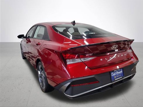 Certified 2025 Hyundai Elantra Sport image 12