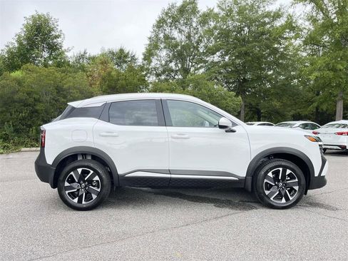 New 2025 Nissan Kicks SV w/ SV Premium Package image 7