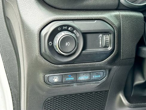 Used 2023 Jeep Wrangler Unlimited Sahara w/ Cold Weather Group AWD/4WD image 11