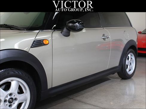 Used 2009 MINI Cooper Clubman Hardtop FWD image 6