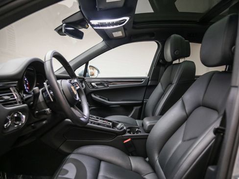 Certified 2026 Porsche Macan AWD/4WD image 22