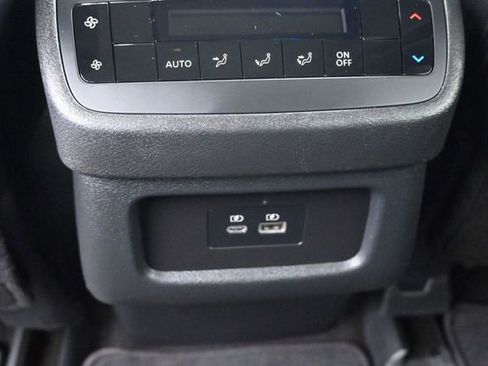 Used 2025 Nissan Pathfinder SL AWD/4WD image 23