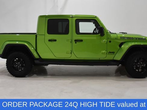Used 2025 Jeep Gladiator Sport image 3