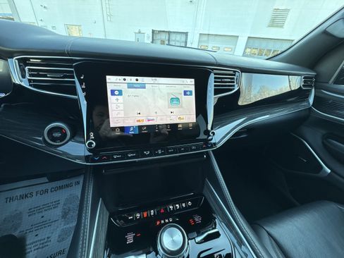 Used 2022 Jeep Wagoneer Series III w/ Convenience Group I image 13