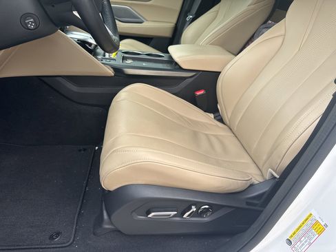Certified 2025 Acura MDX FWD w/ Technology Package image 6