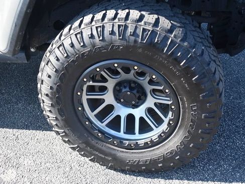 Used 2021 Jeep Gladiator Sport AWD/4WD image 11