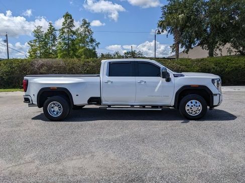 Used 2025 GMC Sierra 3500 Denali w/ Denali Reserve Package AWD/4WD image 3