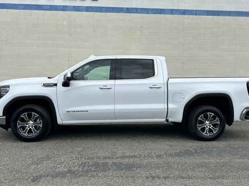Certified 2024 GMC Sierra 1500 SLT RWD image 7
