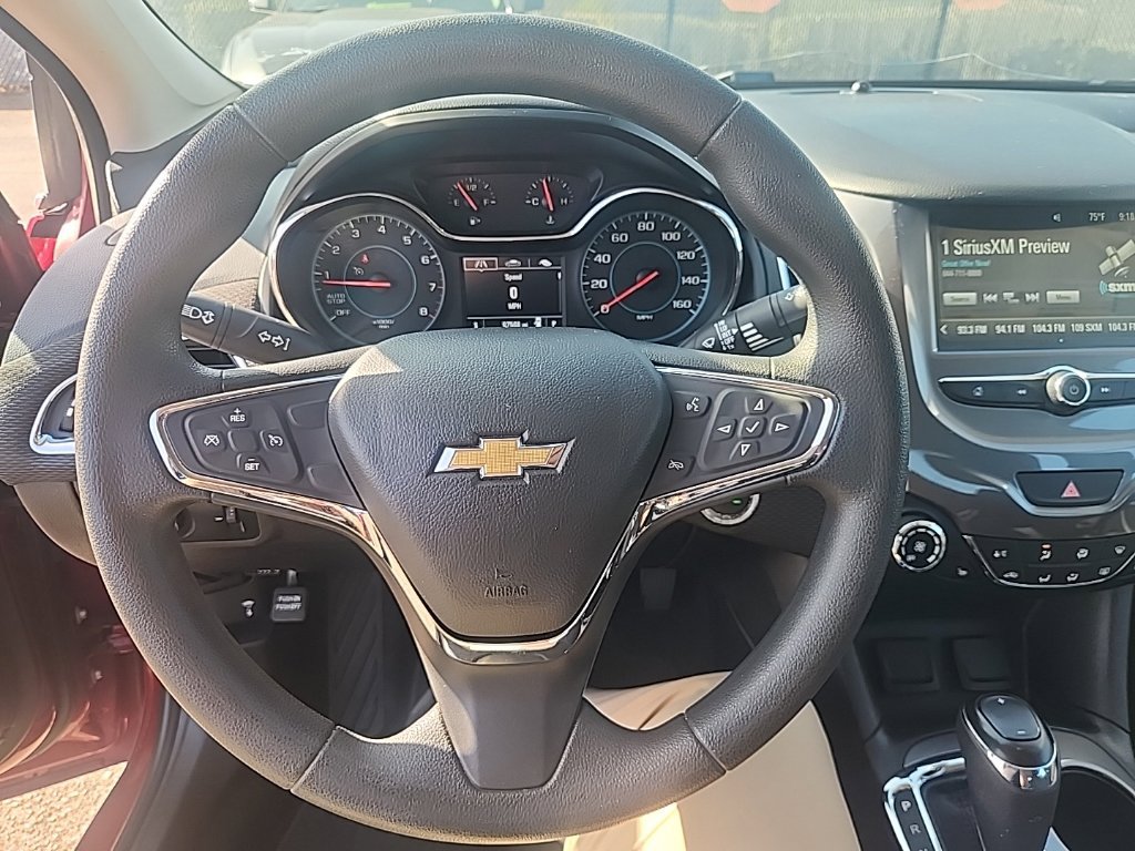 Used 2018 Chevrolet Cruze LT w/ Convenience Package FWD image 21