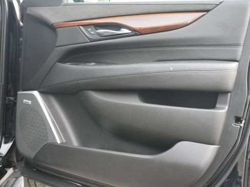 Used 2020 Cadillac Escalade ESV Luxury AWD/4WD image 26