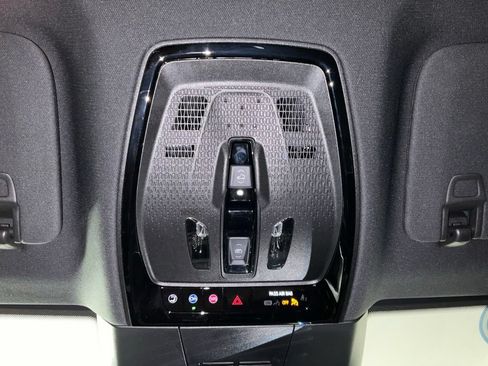 Used 2024 Cadillac Lyriq Luxury AWD/4WD image 22