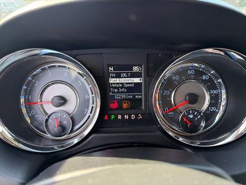 Used 2016 Chrysler Town & Country Touring w/ Driver Convenience Group FWD image 33