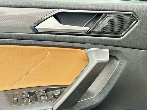 Used 2022 Volkswagen Tiguan SE image 22