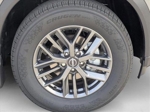 Used 2025 Nissan Rogue S image 9