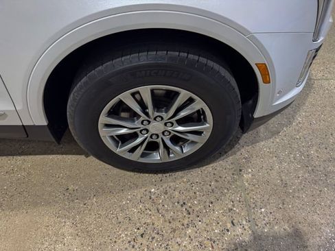 Used 2019 Cadillac XT5 Premium Luxury w/ Driver Assist Package AWD/4WD image 29