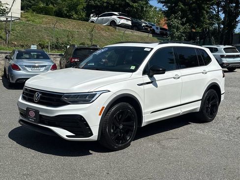 Used 2024 Volkswagen Tiguan SE R-Line AWD/4WD image 5