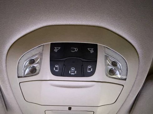 Used 2023 Chrysler Pacifica Touring-L FWD image 47