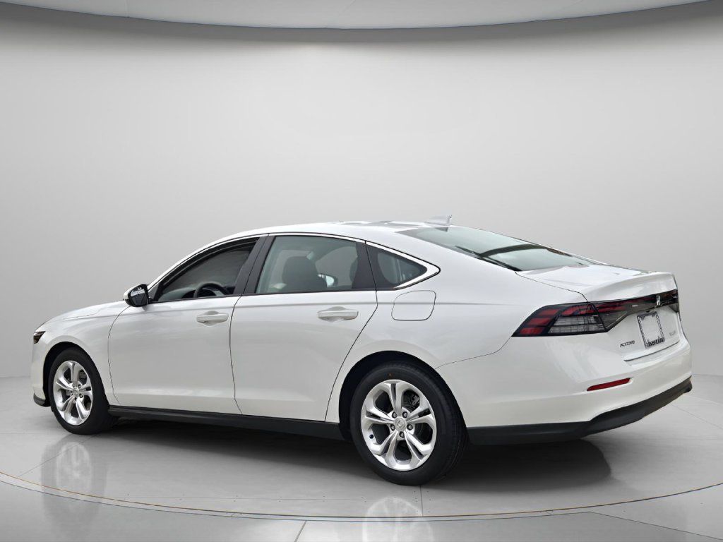 Used 2025 Honda Accord LX image 8