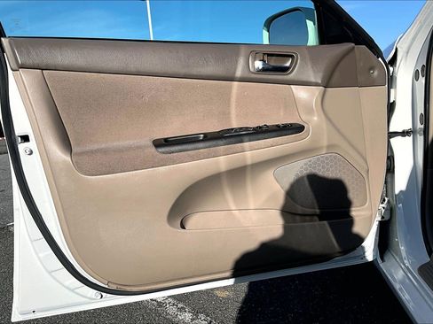Used 2006 Toyota Camry LE image 19