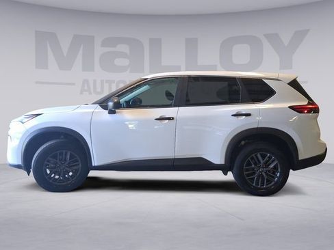 Used 2024 Nissan Rogue S FWD image 2