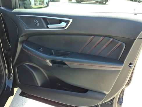 Used 2024 Ford Edge ST-Line image 7