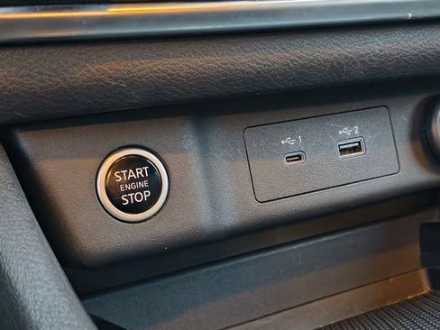 Used 2023 Nissan Rogue SV image 5