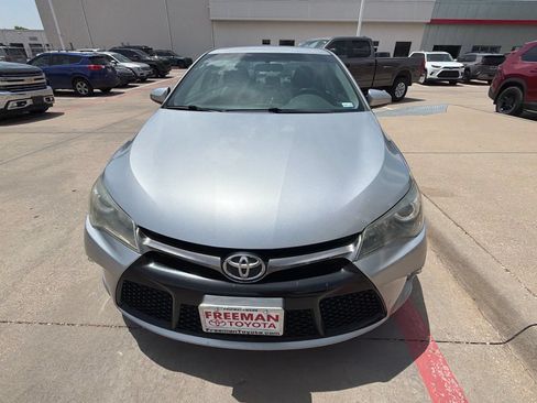 Used 2015 Toyota Camry SE FWD image 3