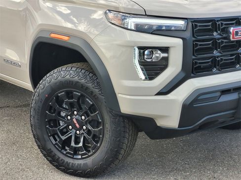 New 2026 GMC Canyon Elevation w/ Technology Package image 6