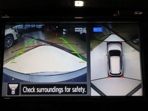 Used 2017 Nissan Rogue SV w/ SV Premium Package image 14