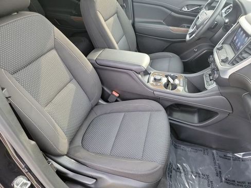 Certified 2022 GMC Acadia SLE w/ Driver Convenience Package image 28